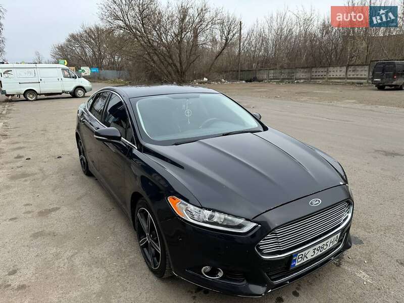 Седан Ford Fusion 2014 в Рівному