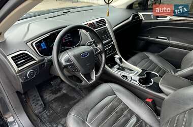 Седан Ford Fusion 2014 в 