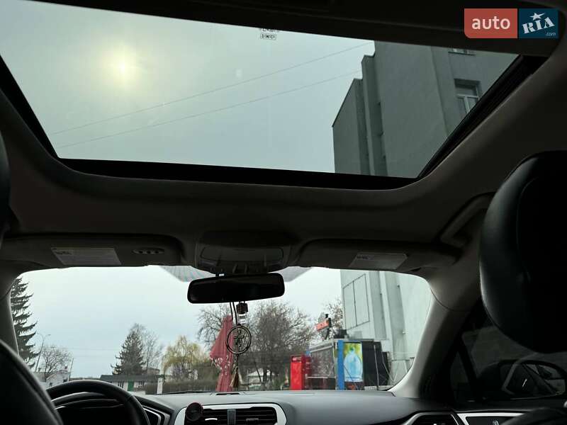 Седан Ford Fusion 2014 в Рівному