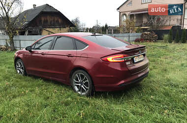 Седан Ford Fusion 2016 в 
