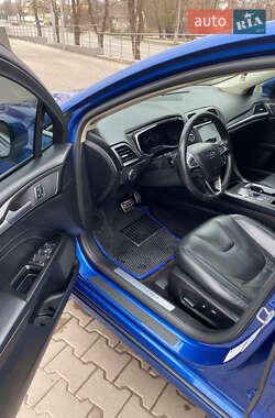 Седан Ford Fusion 2016 в 