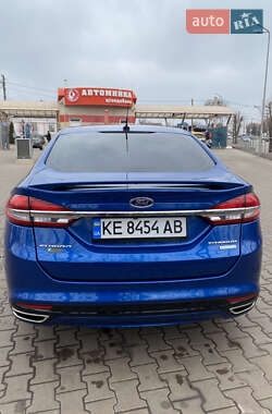 Седан Ford Fusion 2016 в 