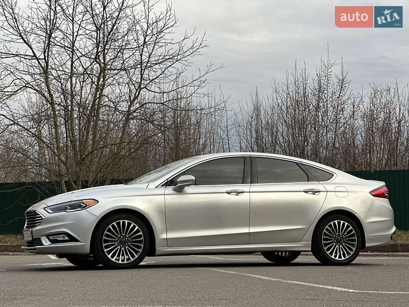 Седан Ford Fusion 2016 в 