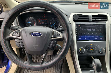 Седан Ford Fusion 2013 в 
