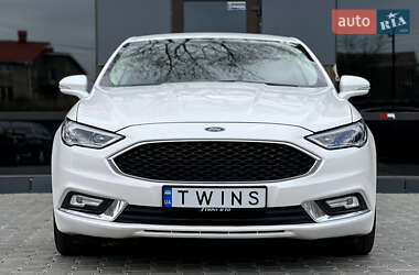 Седан Ford Fusion 2017 в 