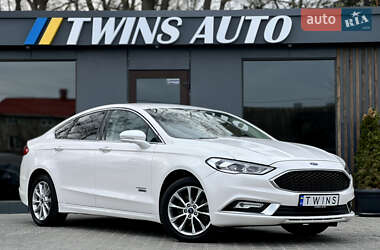 Седан Ford Fusion 2017 в 
