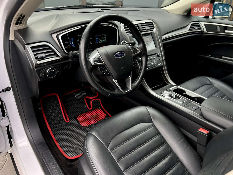 Седан Ford Fusion 2017 в Одесі