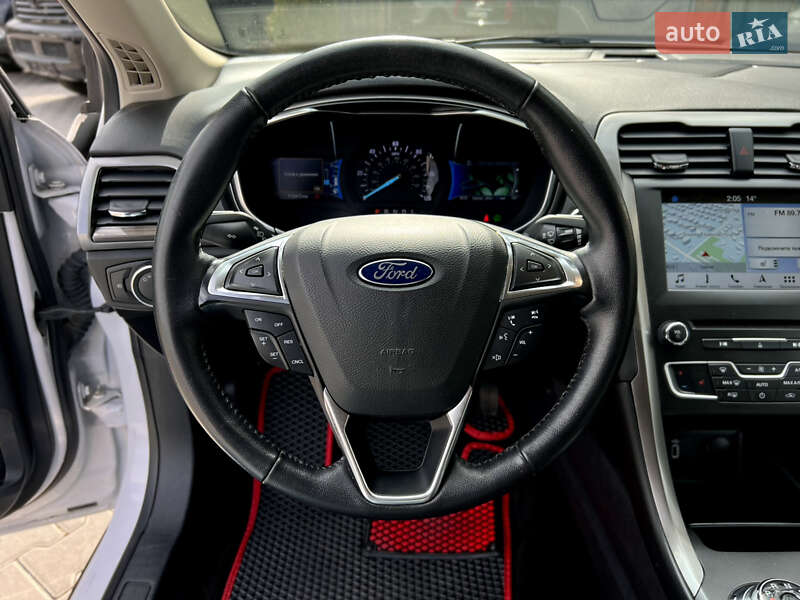 Седан Ford Fusion 2017 в Одесі