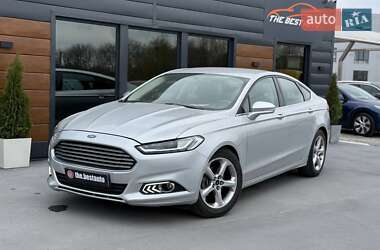 Седан Ford Fusion 2015 в 