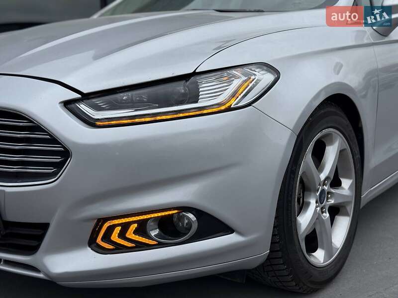 Седан Ford Fusion 2015 в Ровно