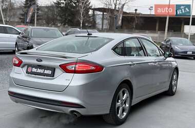 Седан Ford Fusion 2015 в 
