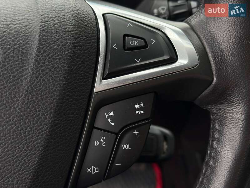 Седан Ford Fusion 2015 в Ровно