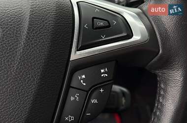 Седан Ford Fusion 2015 в 