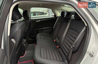 Седан Ford Fusion 2015 в 