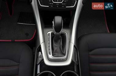 Седан Ford Fusion 2015 в 