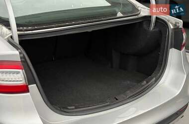 Седан Ford Fusion 2015 в 