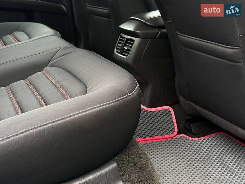 Седан Ford Fusion 2015 в Ровно