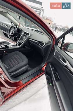 Седан Ford Fusion 2014 в 