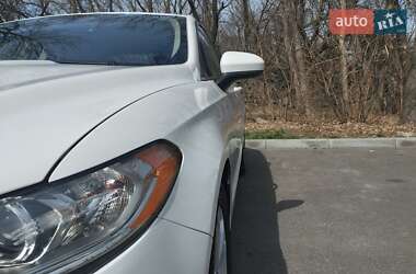 Седан Ford Fusion 2019 в 