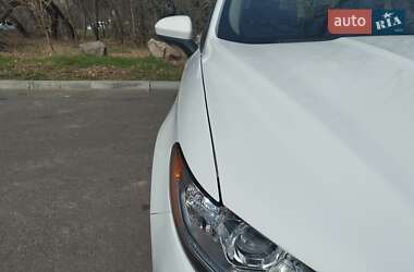 Седан Ford Fusion 2019 в 