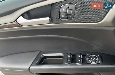 Седан Ford Fusion 2013 в Львове