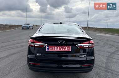 Седан Ford Fusion 2020 в 