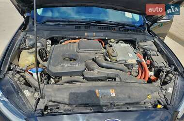 Седан Ford Fusion 2013 в 