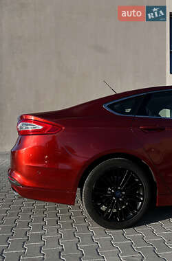 Седан Ford Fusion 2013 в 