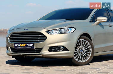 Седан Ford Fusion 2016 в 