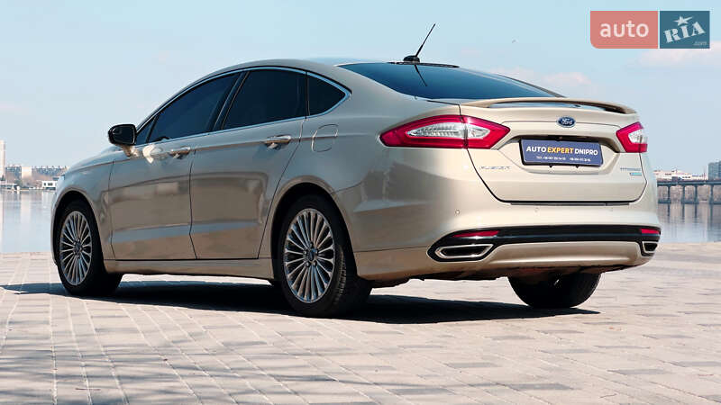 Седан Ford Fusion 2016 в Дніпрі