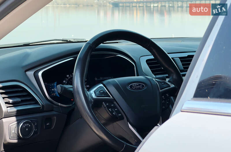 Седан Ford Fusion 2016 в Дніпрі
