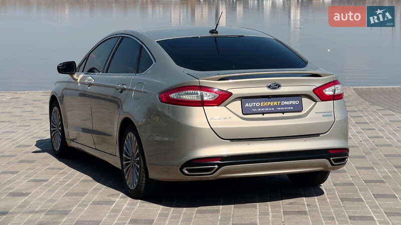 Седан Ford Fusion 2016 в Дніпрі