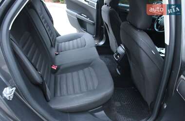 Седан Ford Fusion 2016 в 