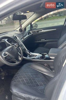 Седан Ford Fusion 2014 в 