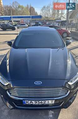 Седан Ford Fusion 2015 в 