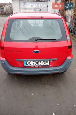 Хэтчбек Ford Fusion 2004 в 