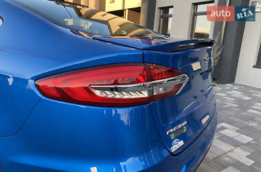 Седан Ford Fusion 2019 в 