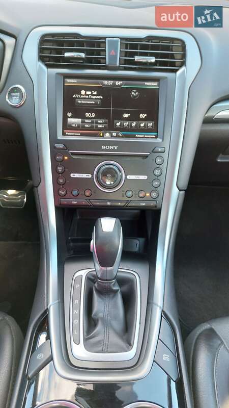 Седан Ford Fusion 2015 в Ровно