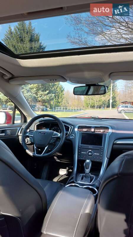 Седан Ford Fusion 2015 в Ровно