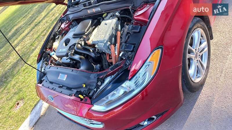 Седан Ford Fusion 2015 в Ровно