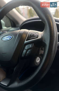 Седан Ford Fusion 2015 в 