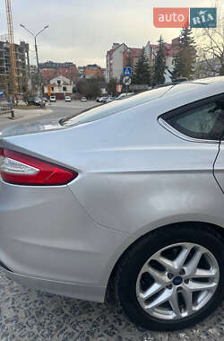 Седан Ford Fusion 2015 в 