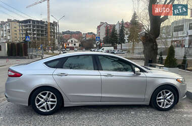Седан Ford Fusion 2015 в 