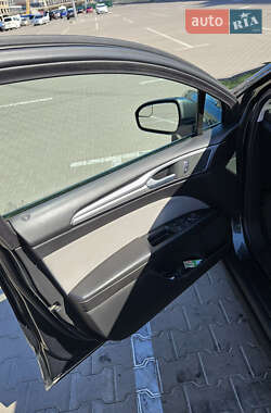 Седан Ford Fusion 2014 в 
