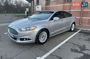 Седан Ford Fusion 2013 в 