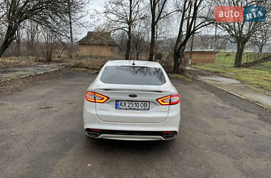 Седан Ford Fusion 2015 в 