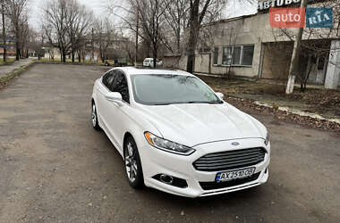 Седан Ford Fusion 2015 в 