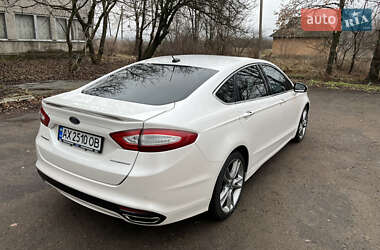 Седан Ford Fusion 2015 в 