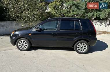 Хэтчбек Ford Fusion 2010 в 