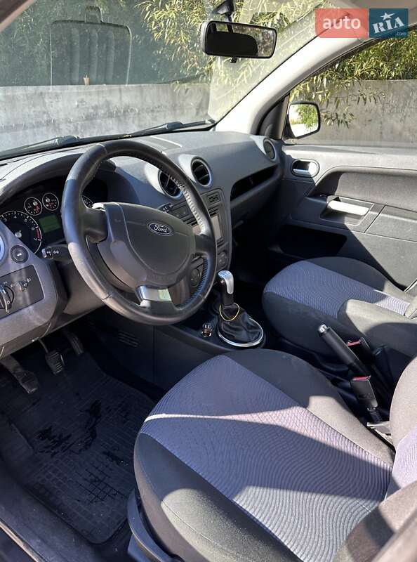 Хэтчбек Ford Fusion 2010 в Киеве